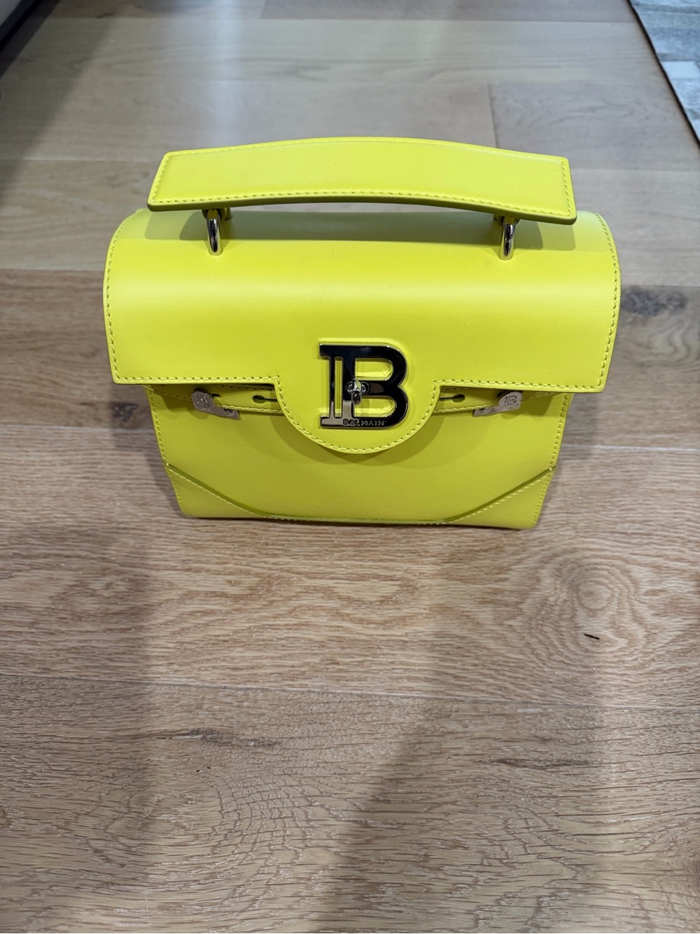 Balmain BBuzz 23 top handle / shoulder / cross body  handbag - brand new